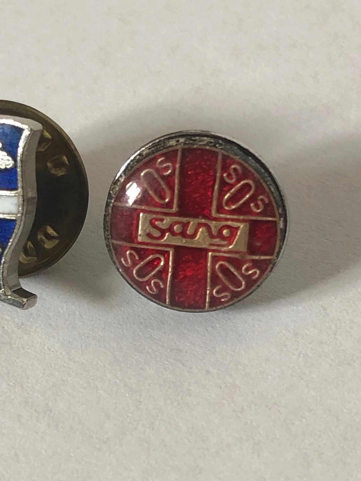 Lote de 2 pin's vintage – photo 2